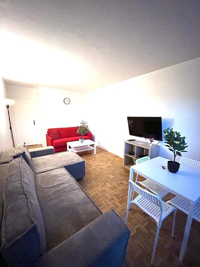 Apartments Tour Eiffel Entrepreneur Paris 0*,  France