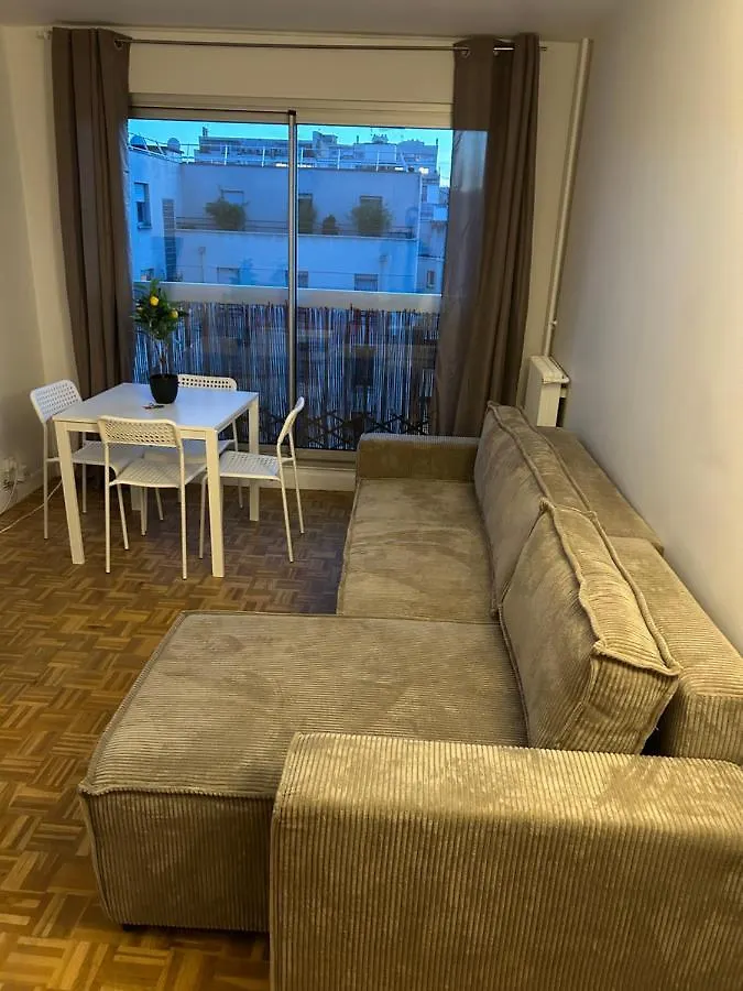 Apartments Tour Eiffel Entrepreneur Paris