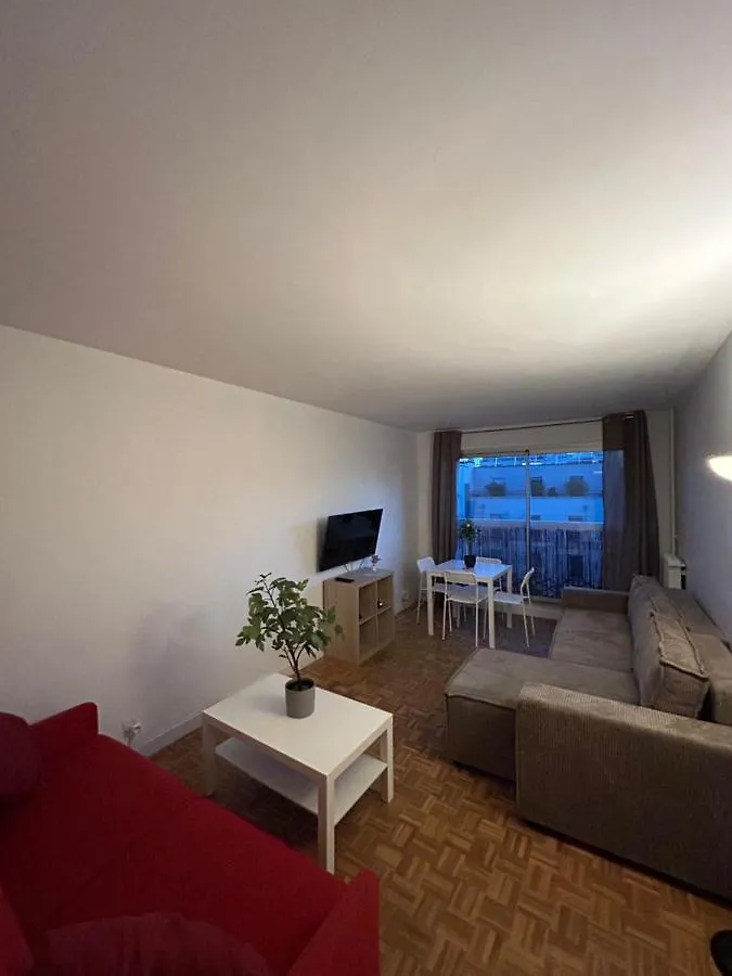 Apartments Tour Eiffel Entrepreneur Paris