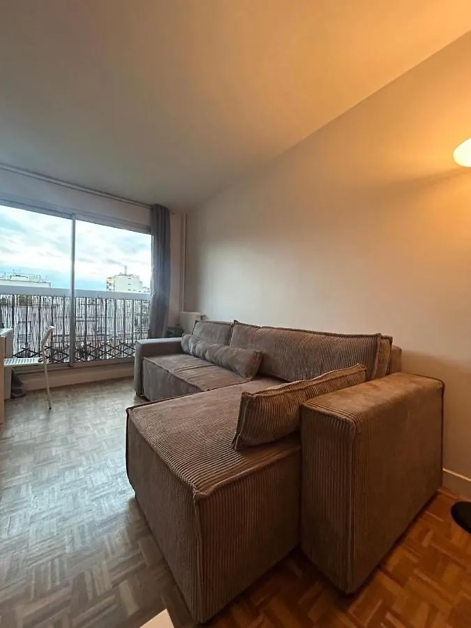 Apartments Tour Eiffel Entrepreneur Paris France
